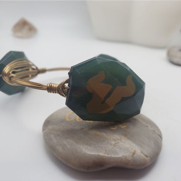 Taurus emerald green stone wire wrapped bracelet boutique - Picture 3 of 3